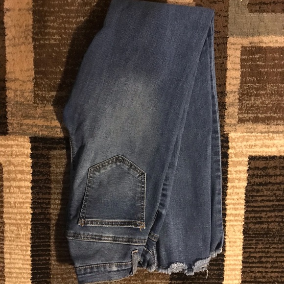 Distressed Motherhood Maternity skinny jeans - Picture 8 of 8